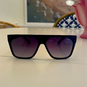 Quay Very Busy Sunglasses in Nightfall